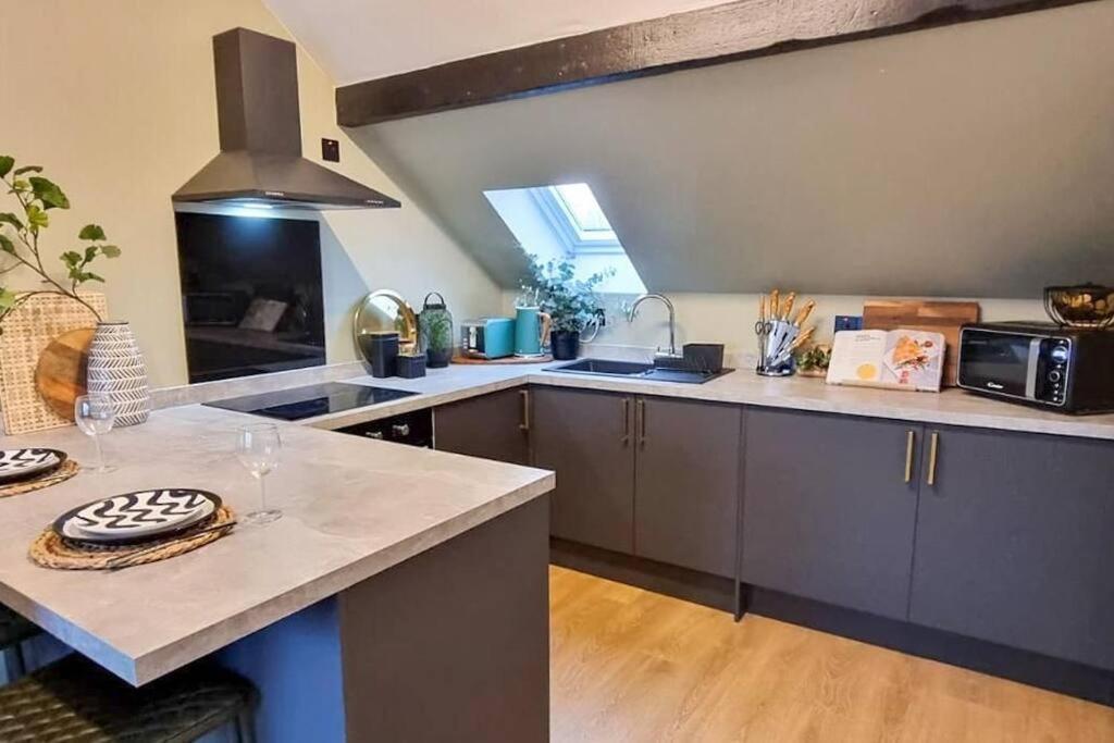 Super Stylish Apartment In Urmston Flat 3 Zewnętrze zdjęcie